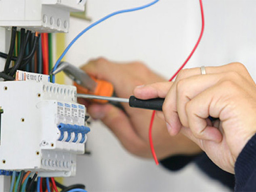 Quá tải điện là gì? Tại sao xảy ra và cách khắc phục